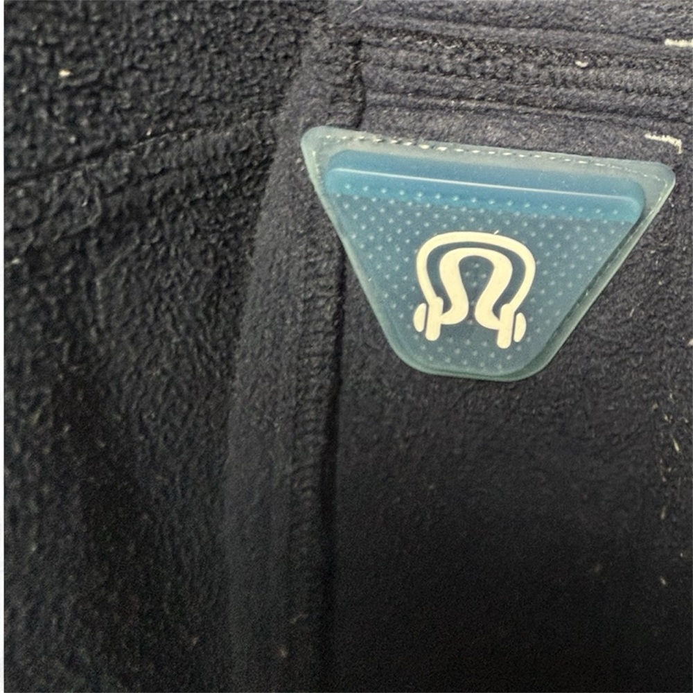 Unisex. Vintage Lululemon Hooded Jacket (Circa Early 2000s). Dark Blue. Size S. - Picture 3 of 6